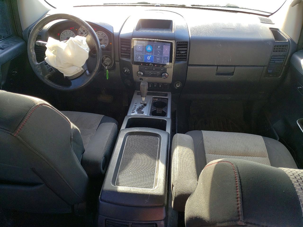 2011 NISSAN Titan
