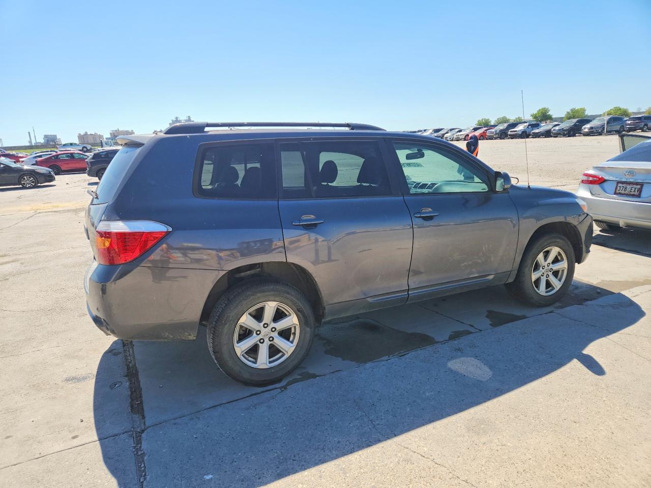 2010 TOYOTA HIGHLANDER