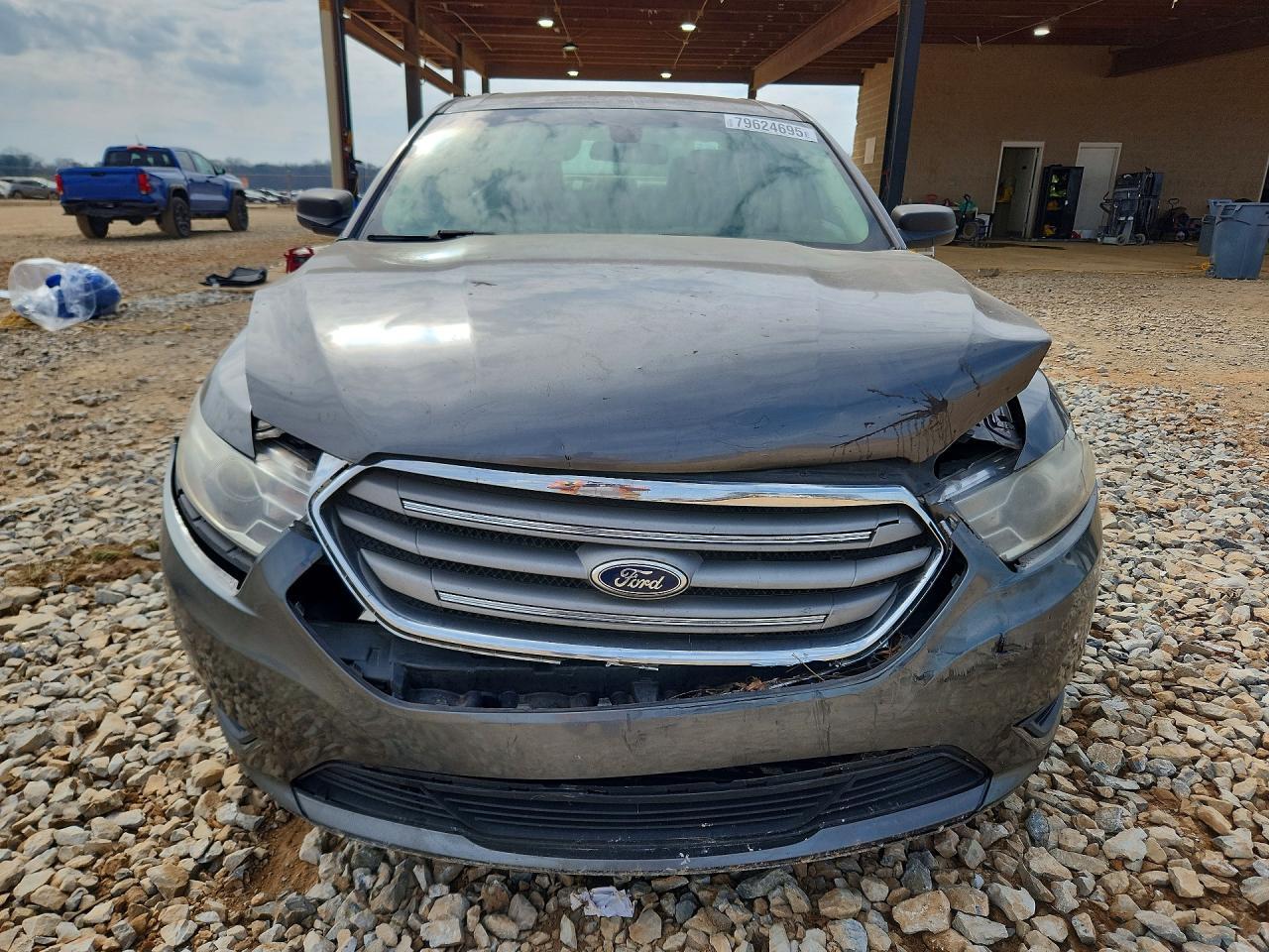 2013 FORD Taurus