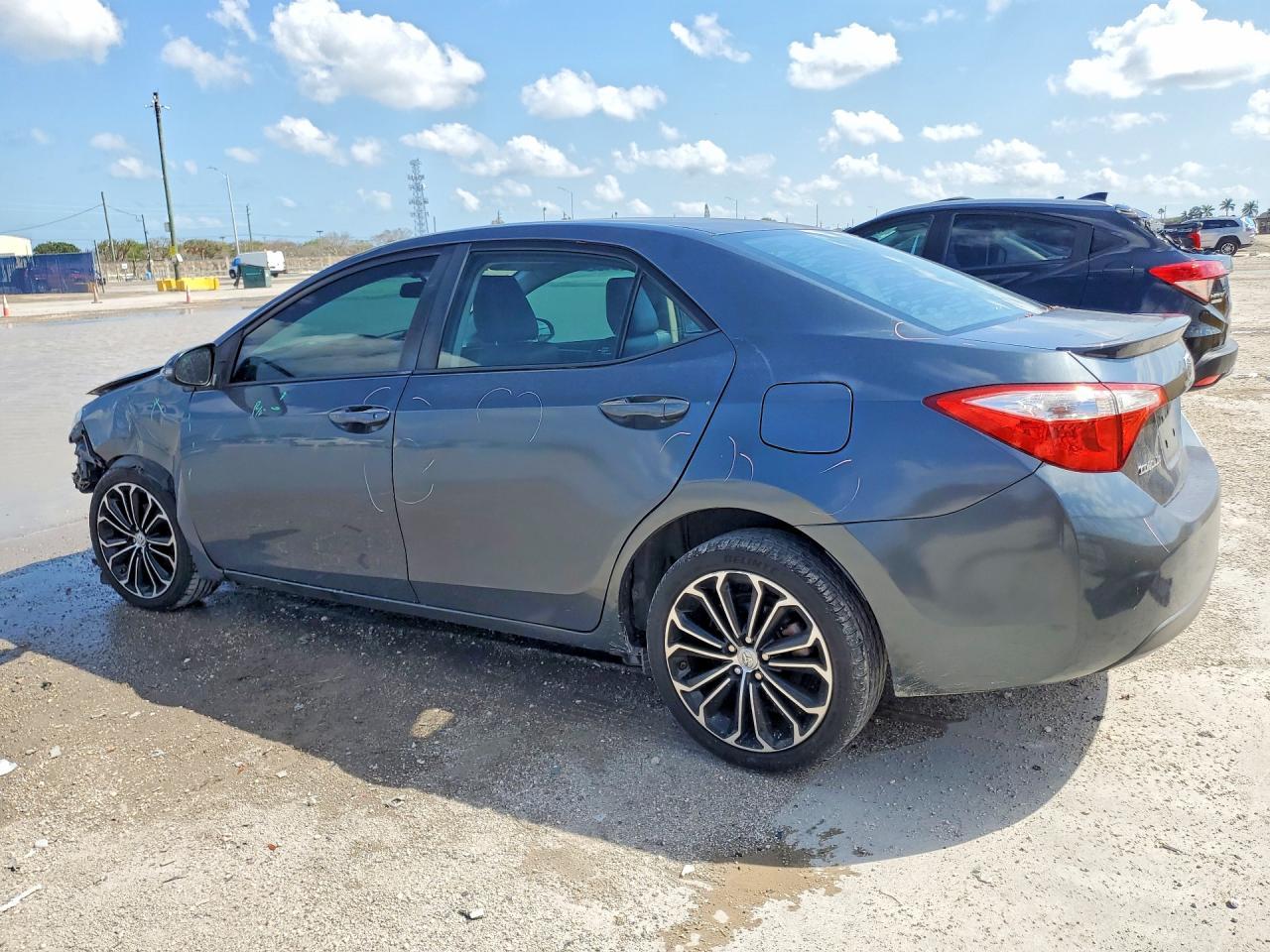 2015 TOYOTA COROLLA