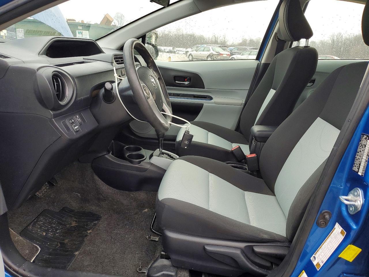 2013 TOYOTA Prius c
