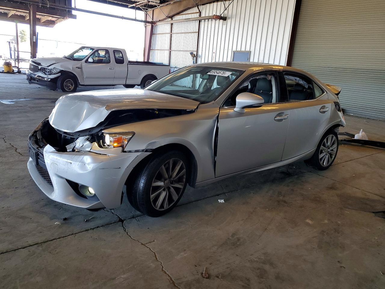 2016 LEXUS IS 200t
