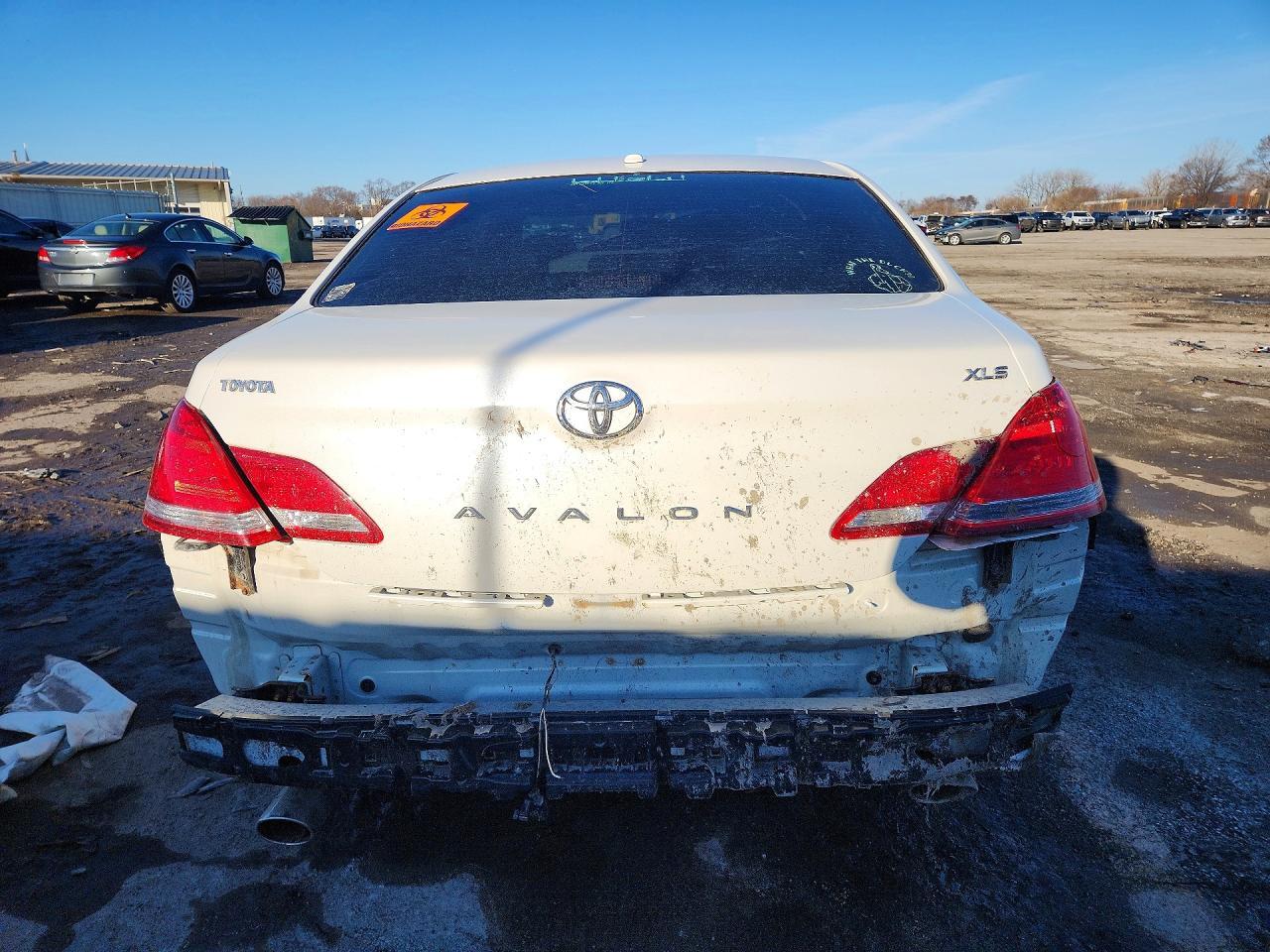 2010 TOYOTA Avalon