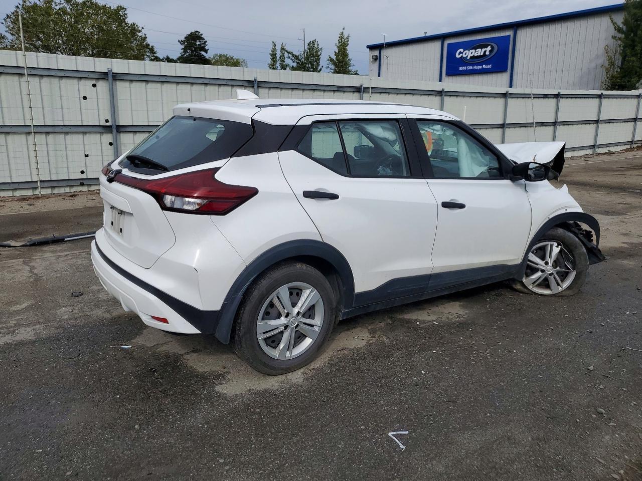 2023 NISSAN KICKS