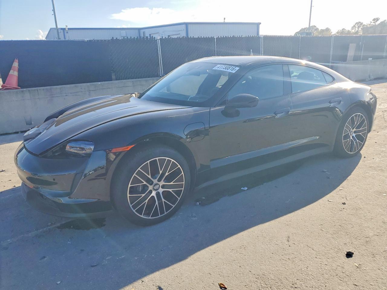 2024 PORSCHE Taycan