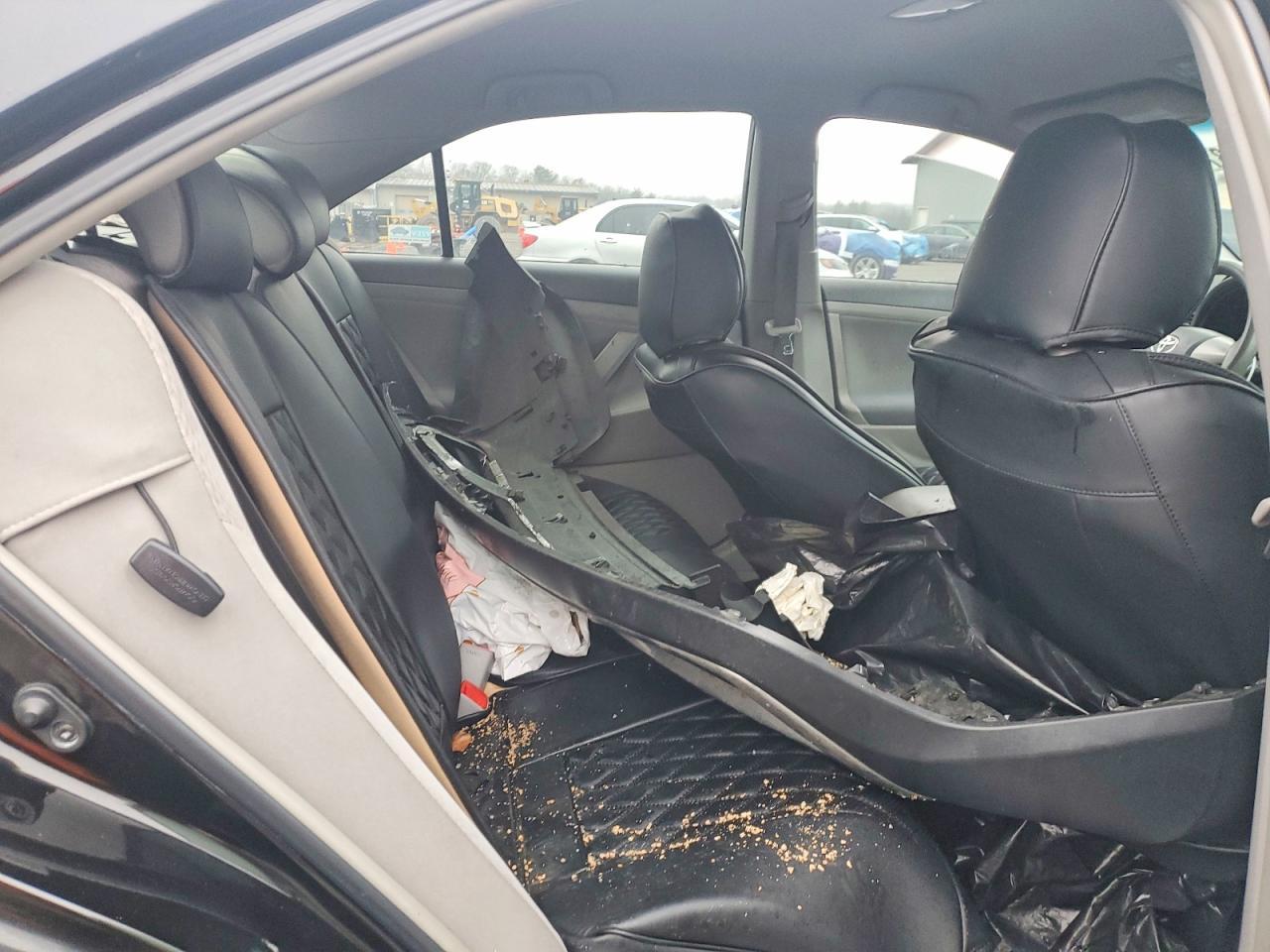 2011 TOYOTA CAMRY