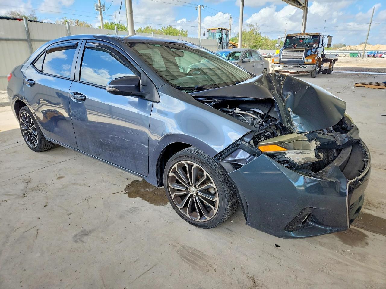 2016 TOYOTA COROLLA