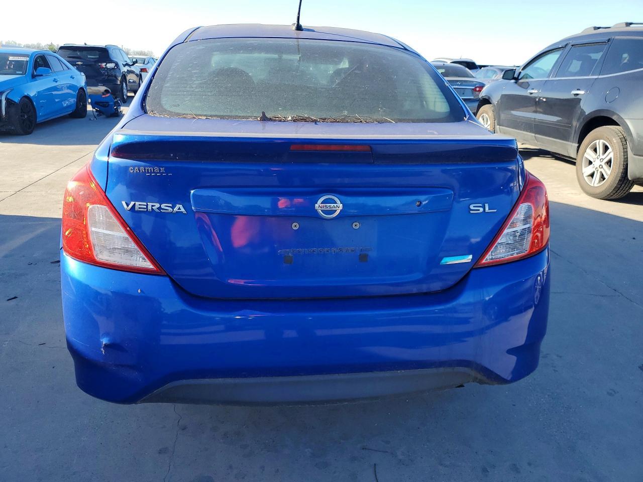 2015 NISSAN VERSA