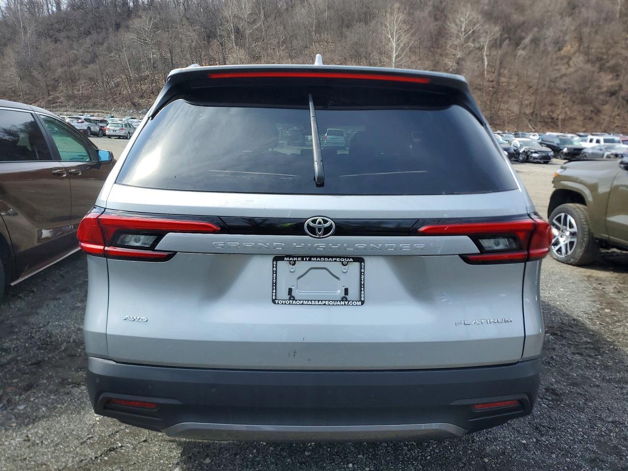 2024 TOYOTA HIGHLANDER