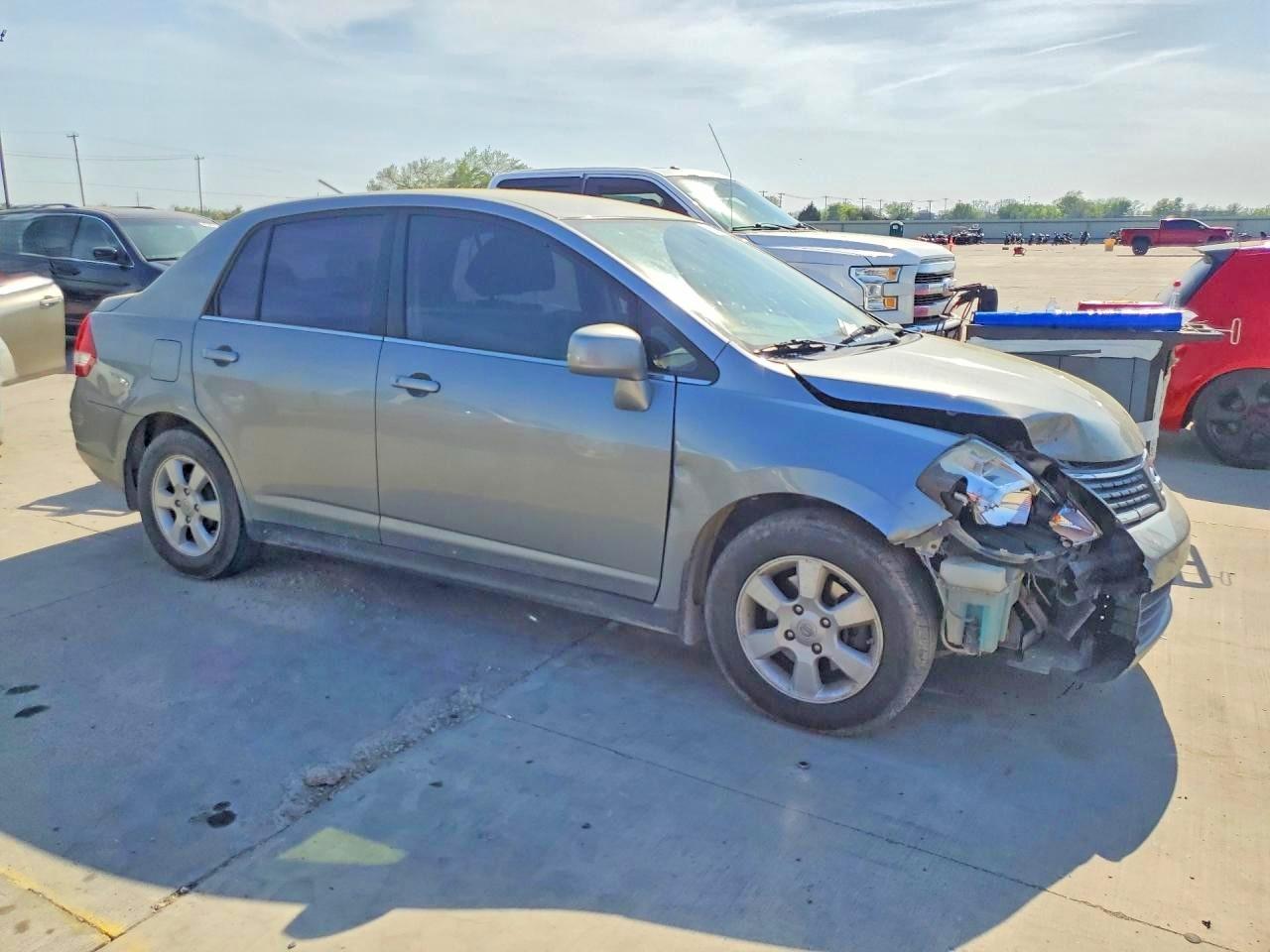 2008 NISSAN VERSA