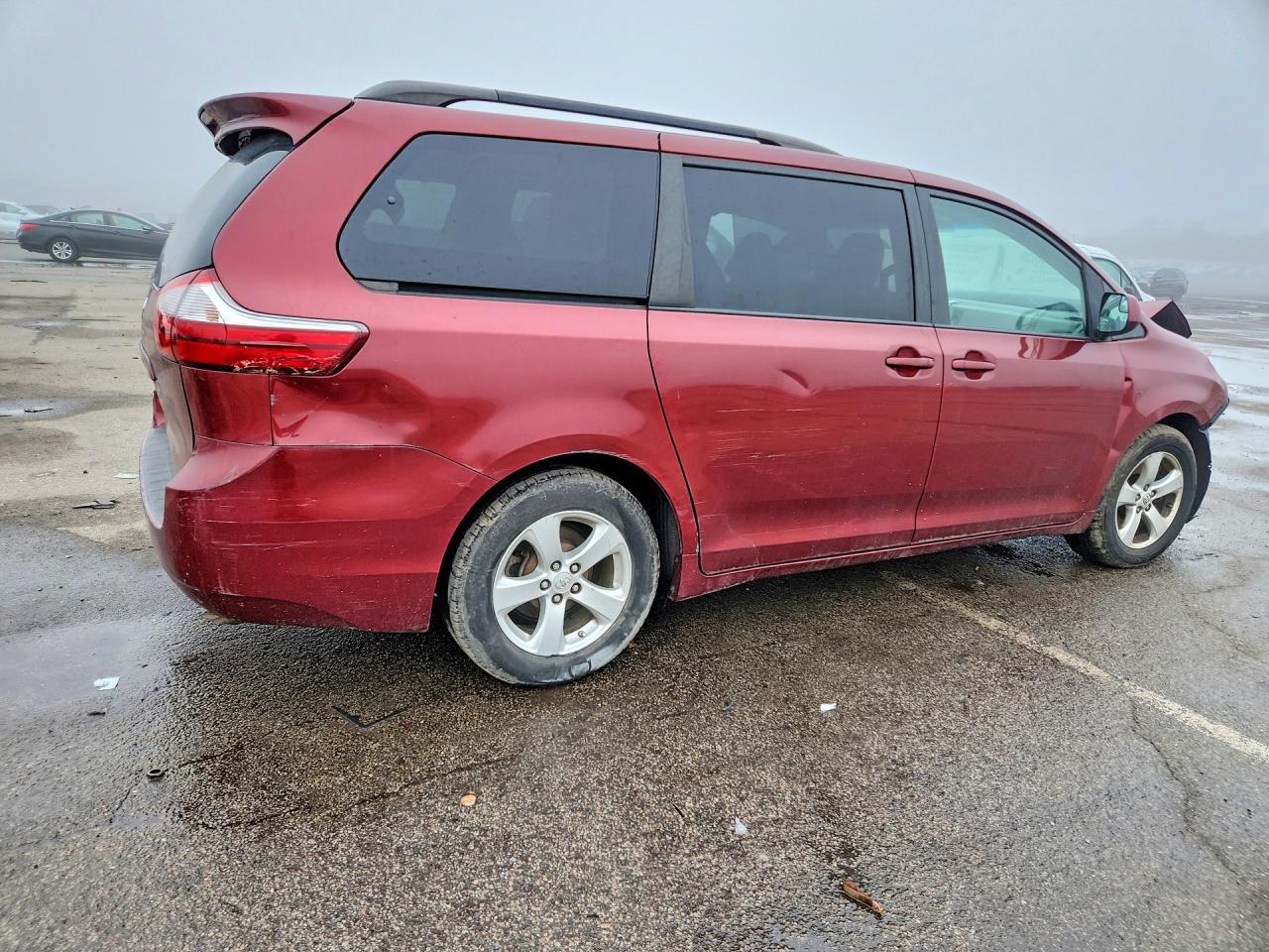 2016 TOYOTA SIENNA