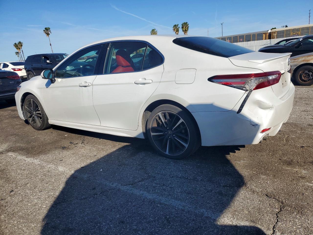 2018 TOYOTA CAMRY