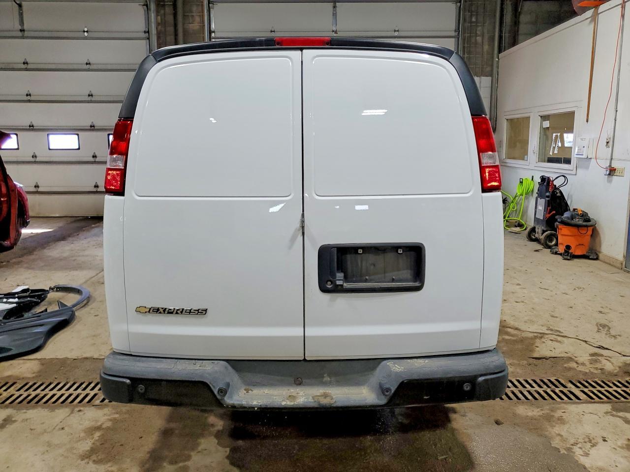 2023 CHEVROLET Express 3500