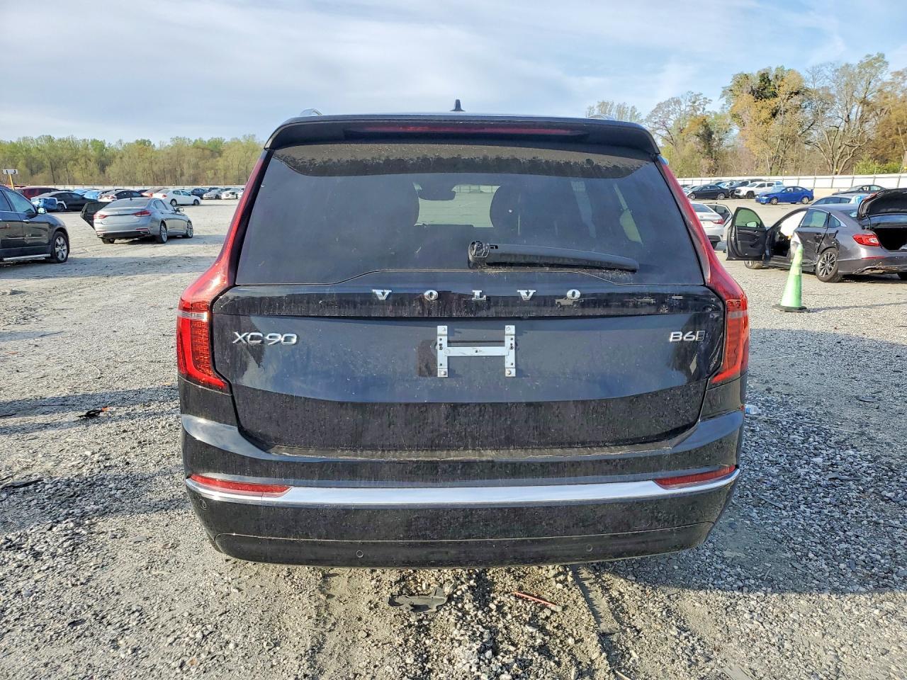 2025 VOLVO XC90
