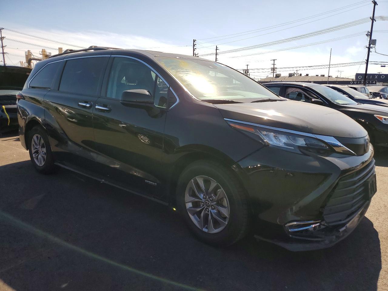 2021 TOYOTA SIENNA