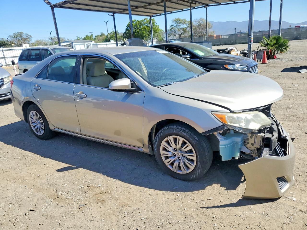 2014 TOYOTA CAMRY