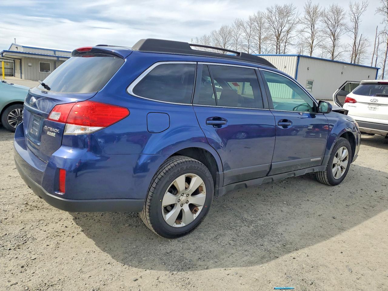 2010 SUBARU Outback