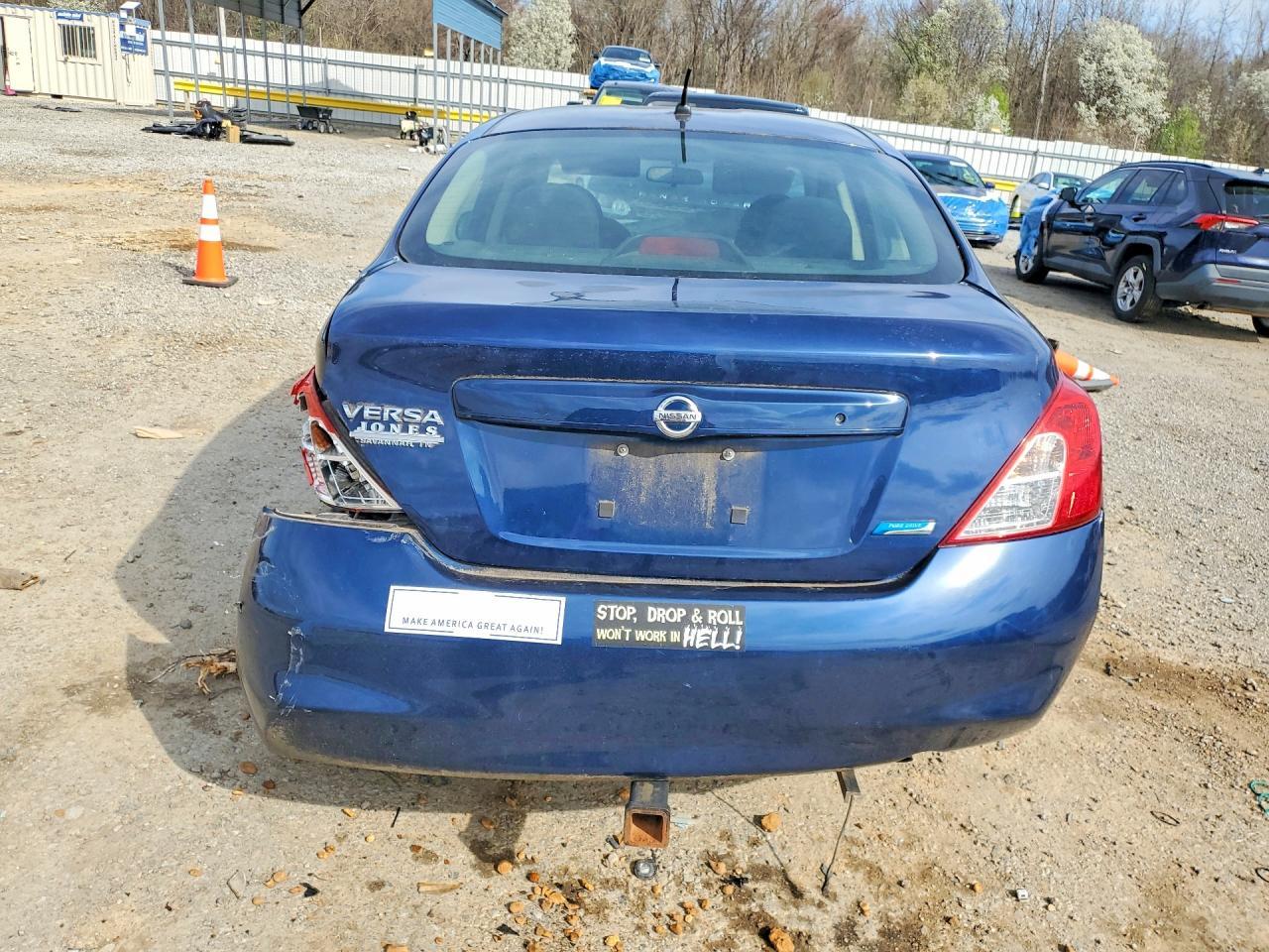 2012 NISSAN VERSA
