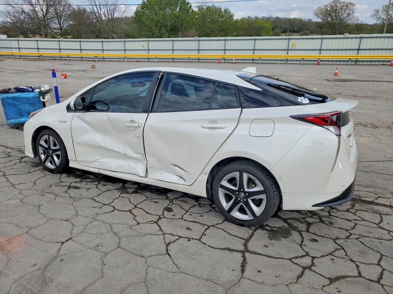 2017 TOYOTA PRIUS