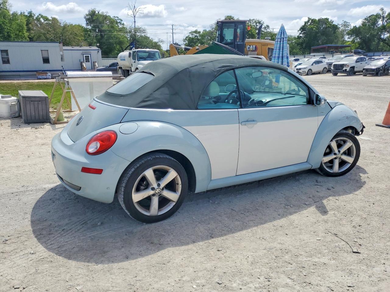 2010 VOLKSWAGEN Beetle