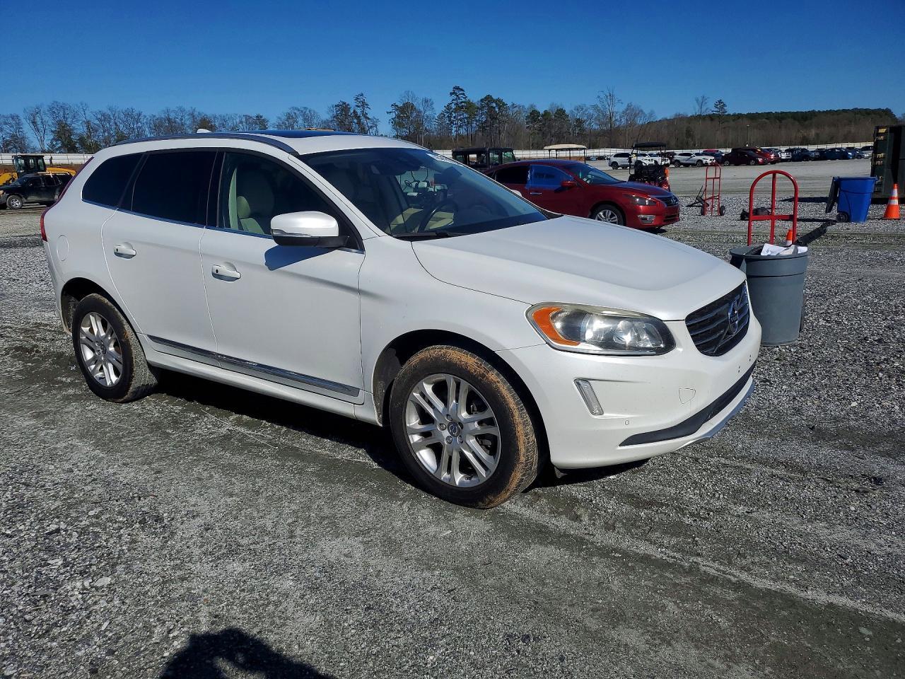 2015 VOLVO XC60