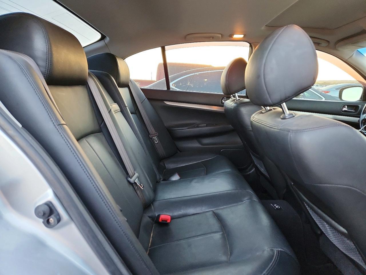 2012 INFINITI G37