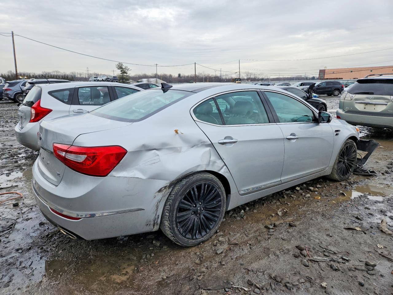 2016 KIA Cadenza
