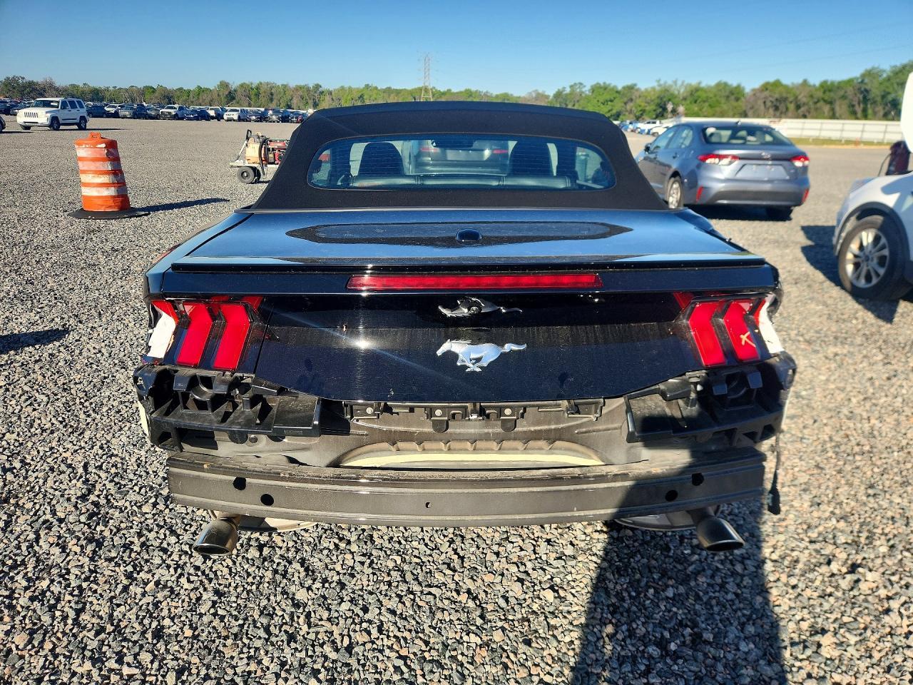2025 FORD MUSTANG