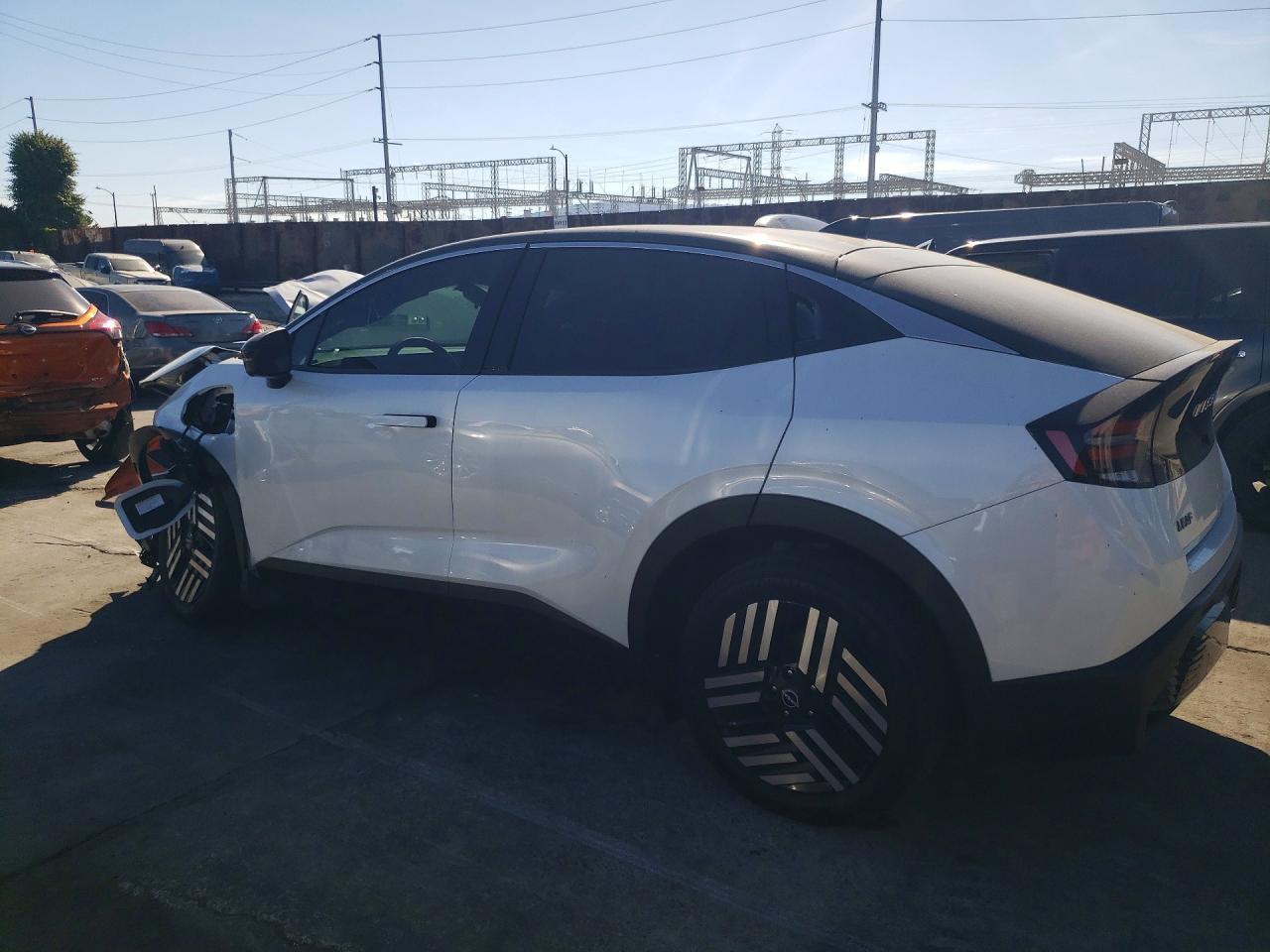 2026 NISSAN LEAF