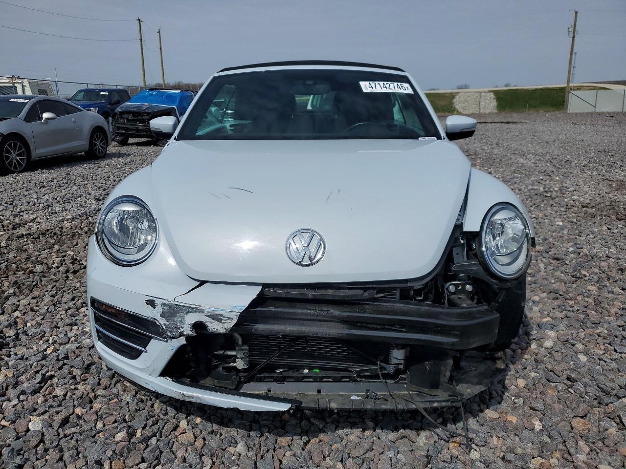 2017 VOLKSWAGEN Beetle