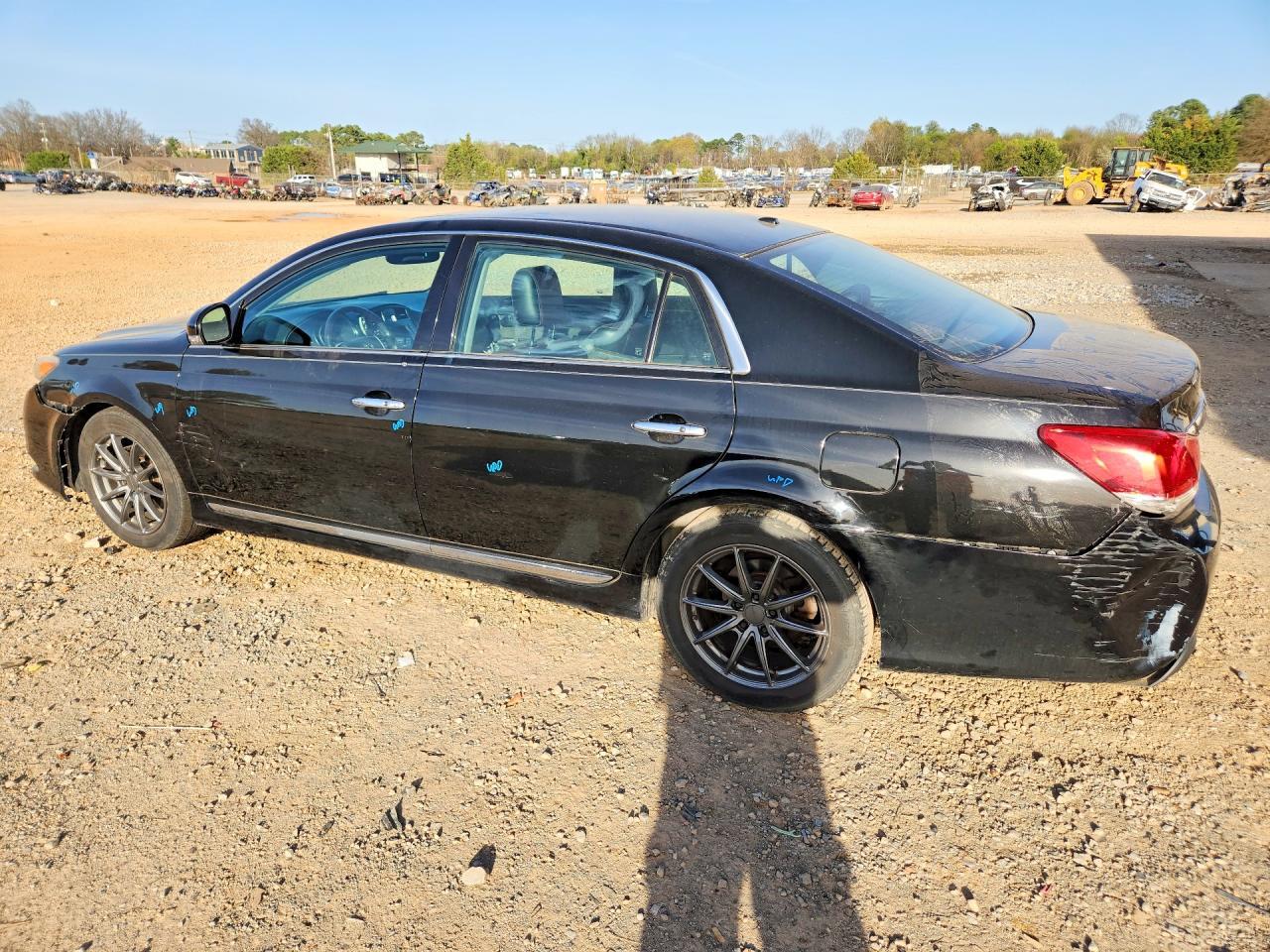 2011 TOYOTA Avalon