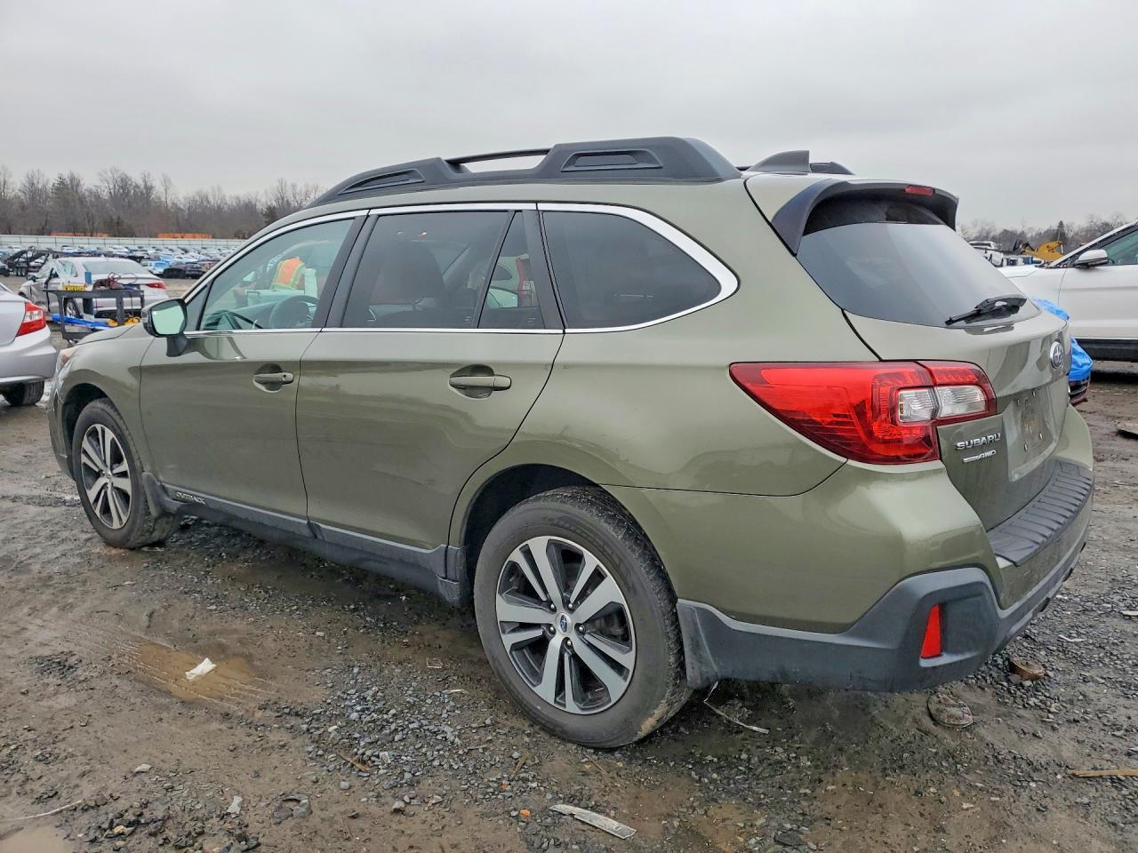 2018 SUBARU Outback