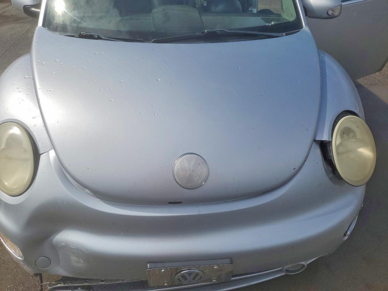 2004 VOLKSWAGEN Beetle