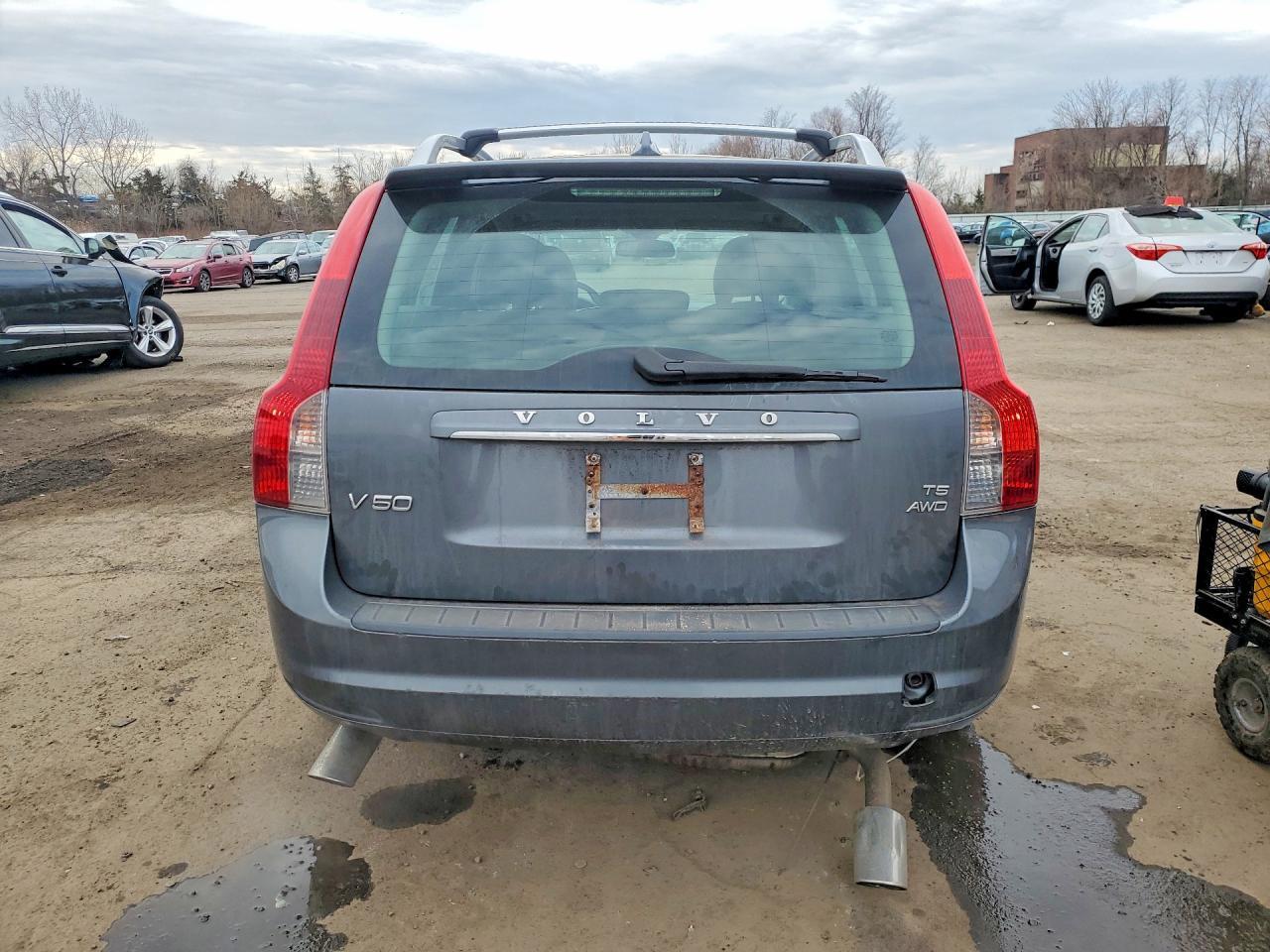 2009 VOLVO V50