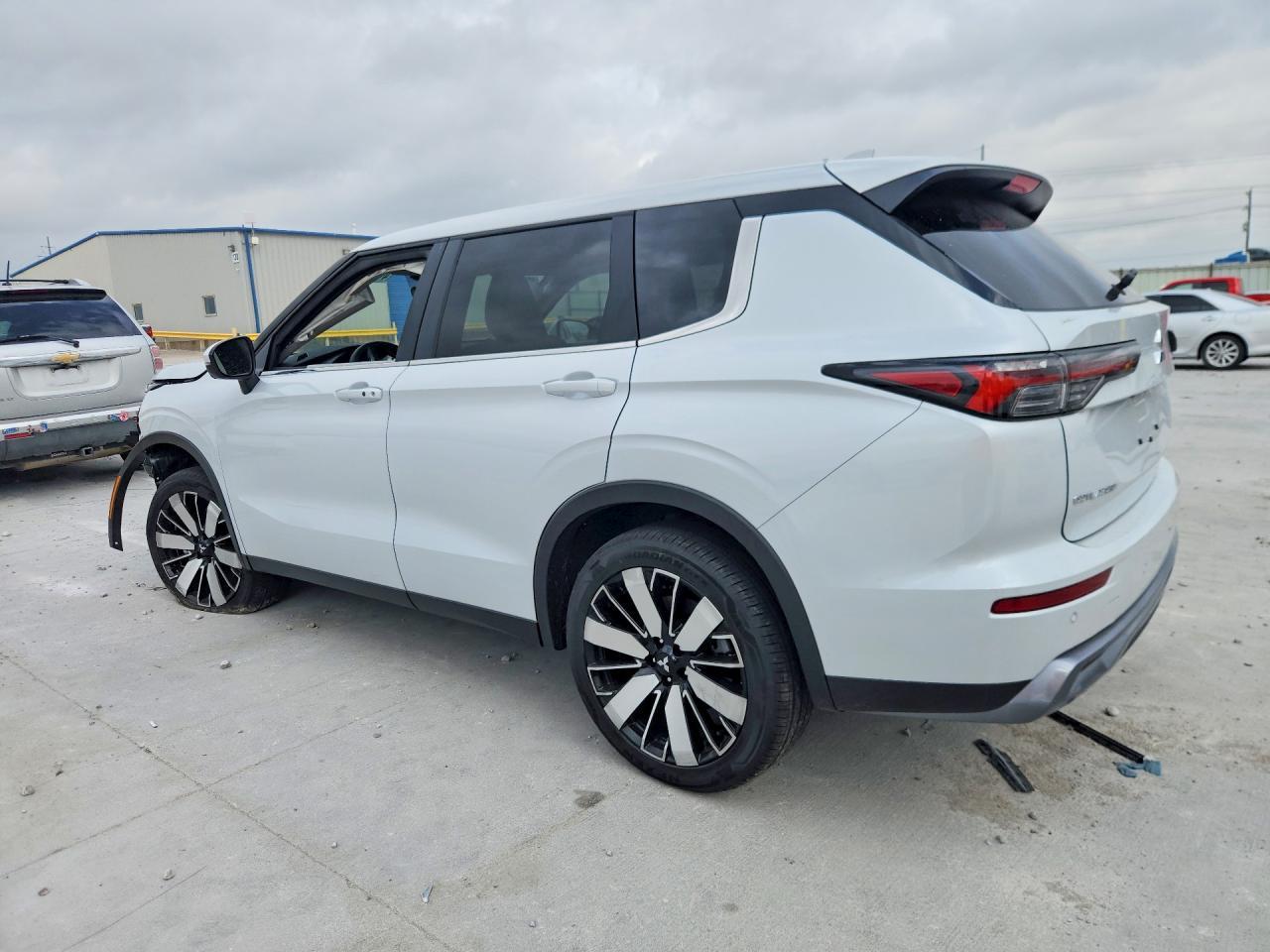 2025 MITSUBISHI outlander