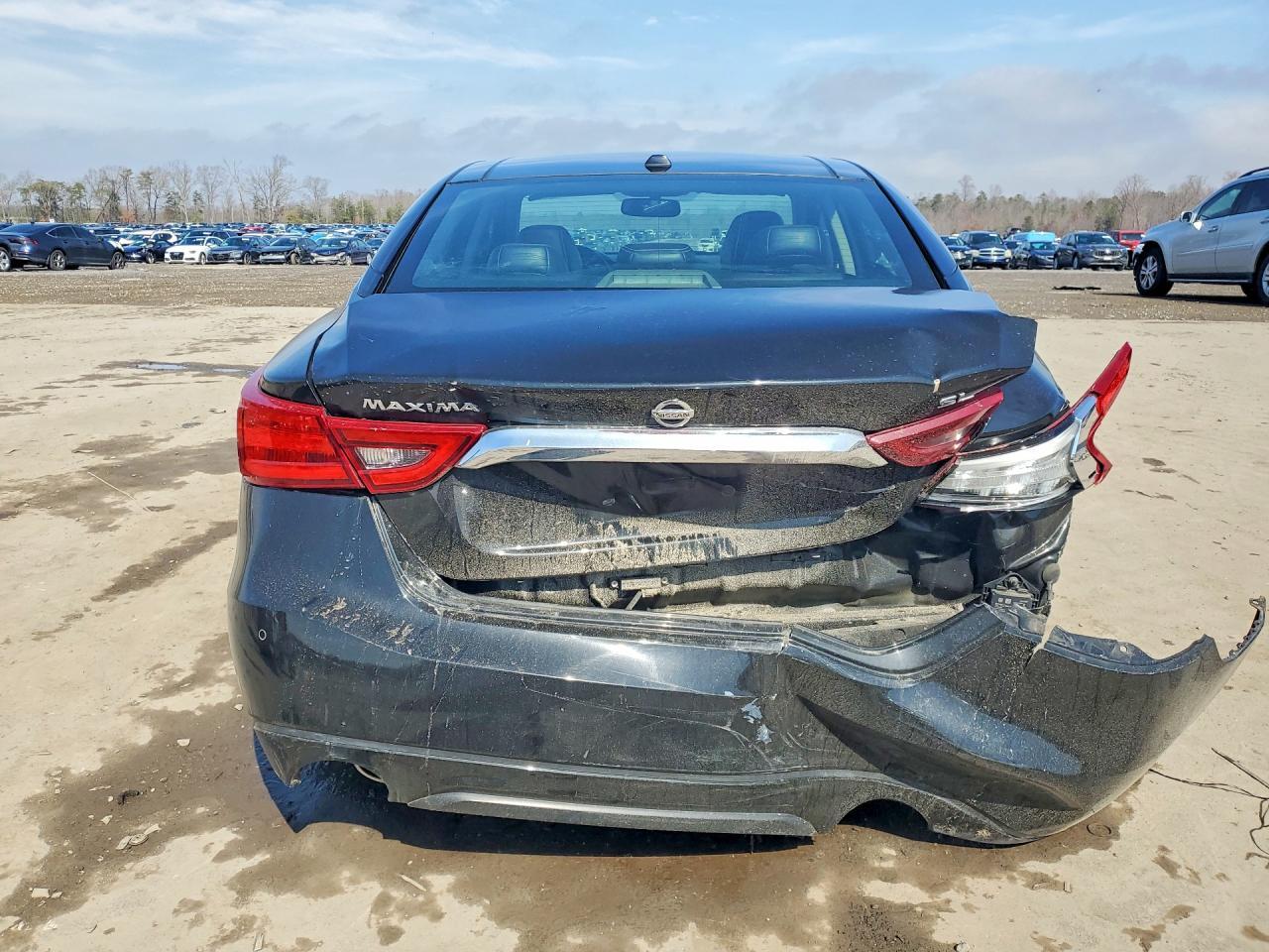 2017 NISSAN Maxima