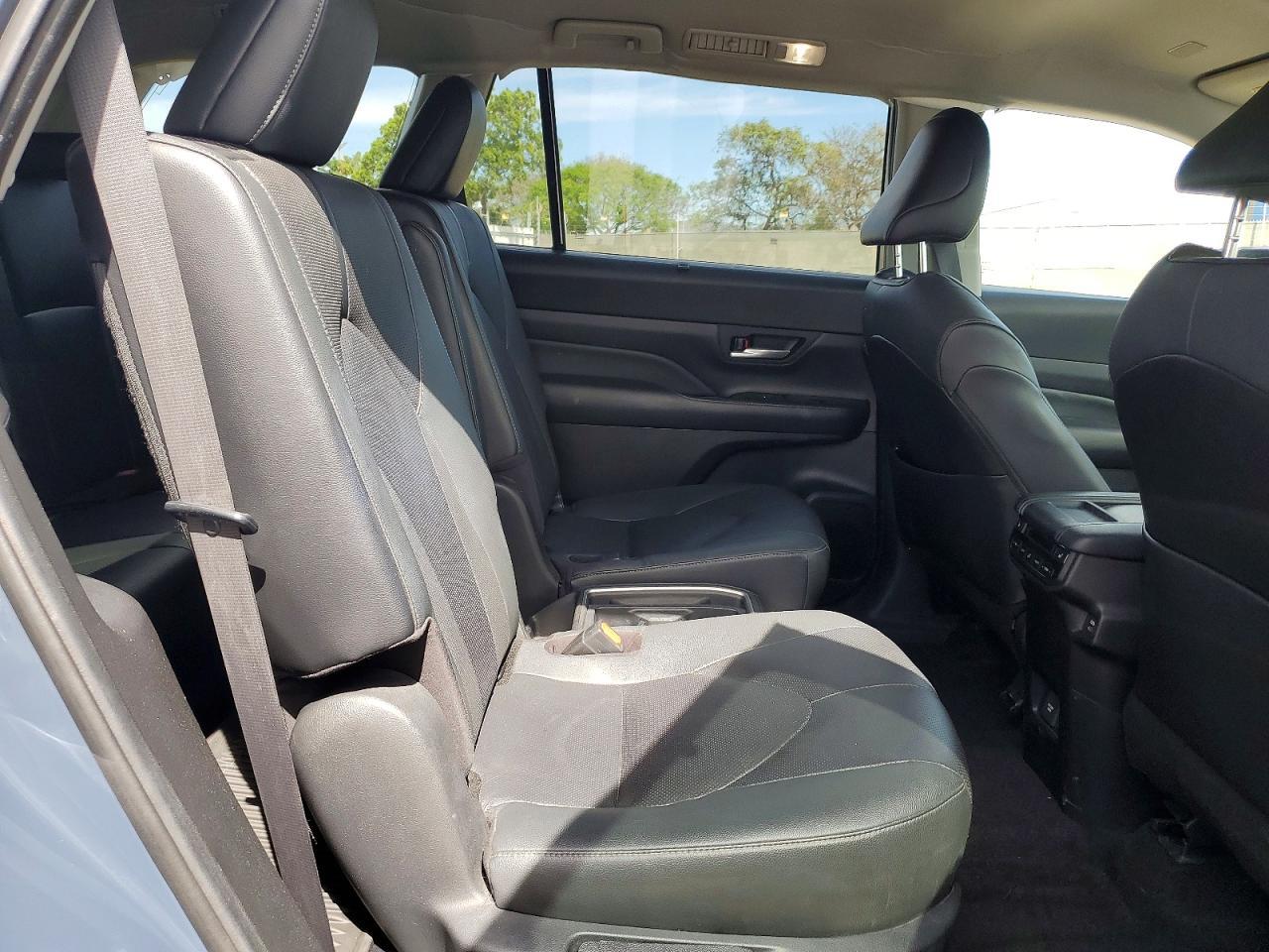 2024 TOYOTA HIGHLANDER