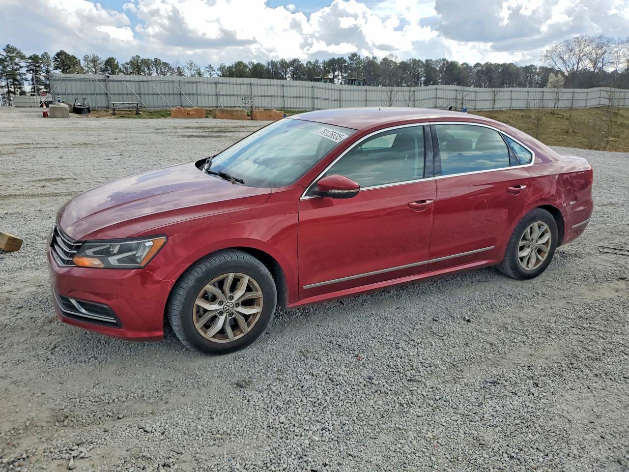2017 VOLKSWAGEN Passat