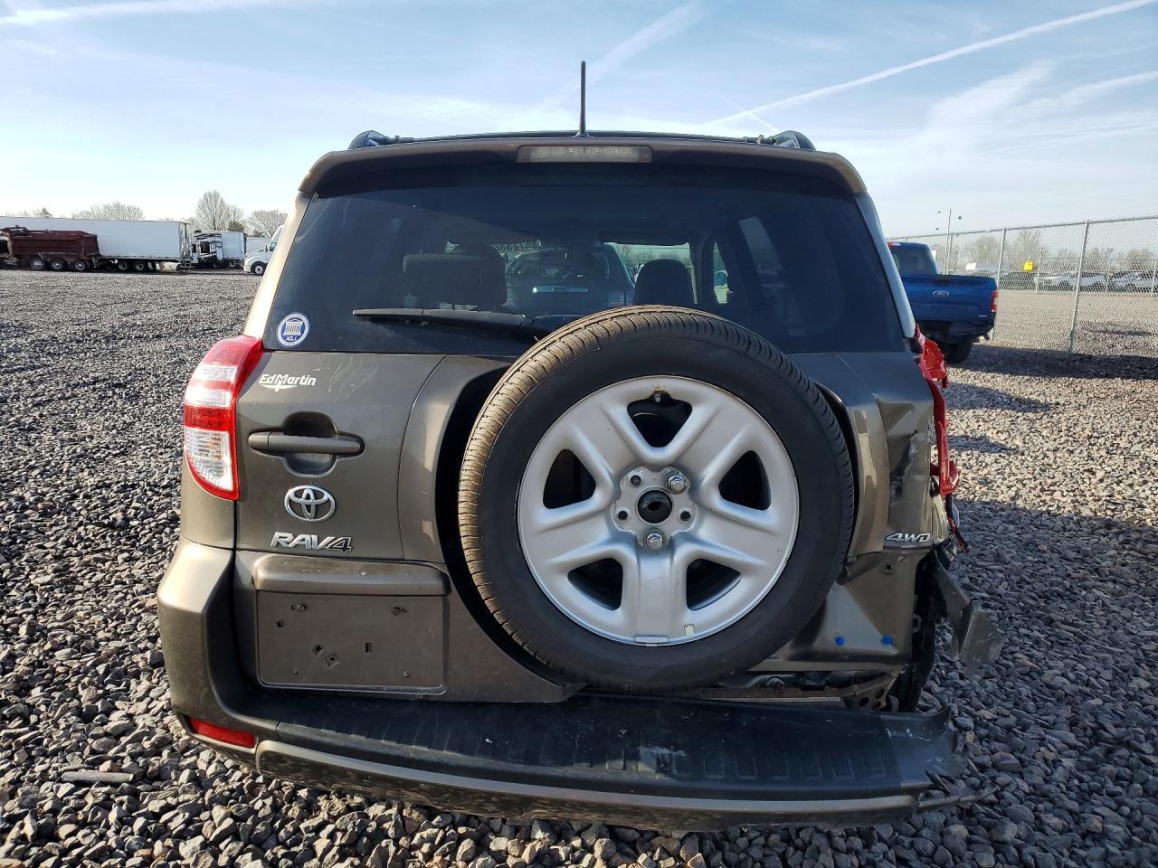2011 TOYOTA RAV4