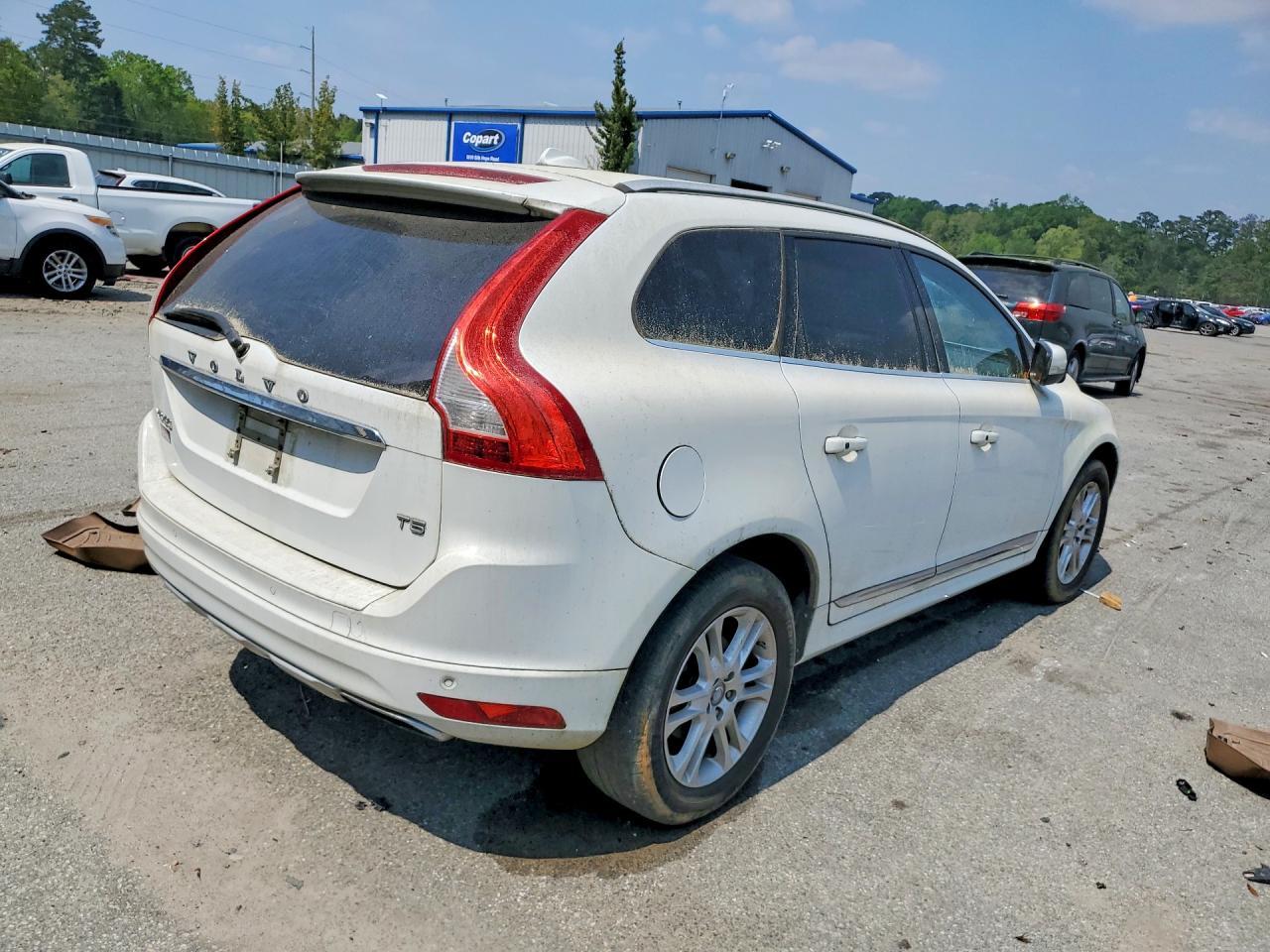 2015 VOLVO XC60