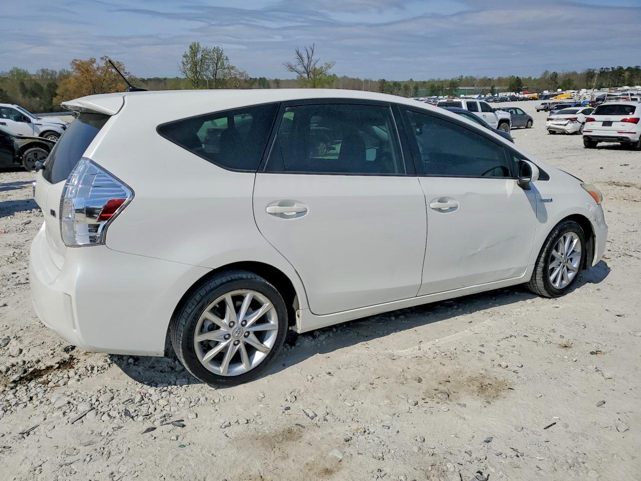 2013 TOYOTA PRIUS V