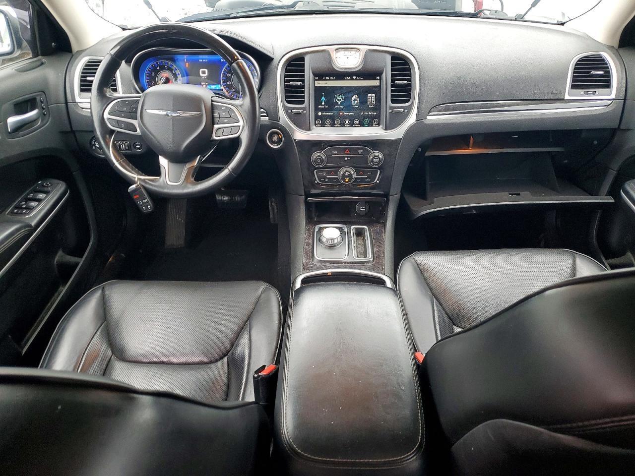 2019 CHRYSLER 300