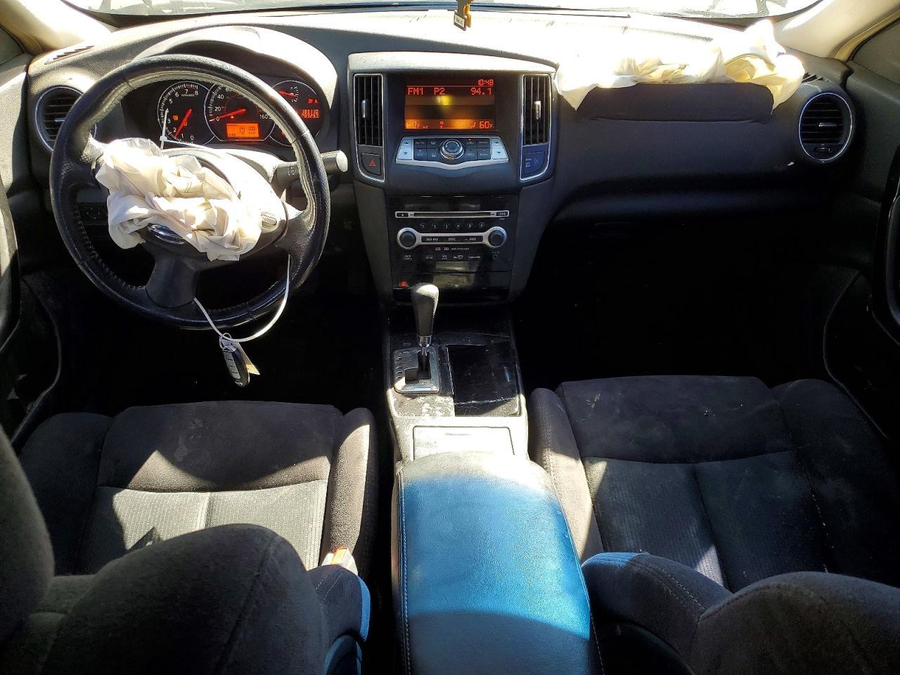 2010 NISSAN Maxima