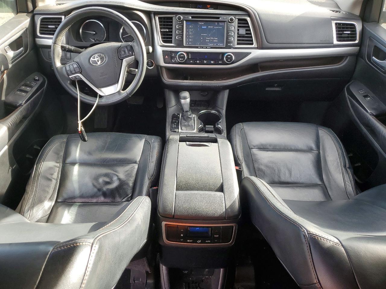 2016 TOYOTA HIGHLANDER