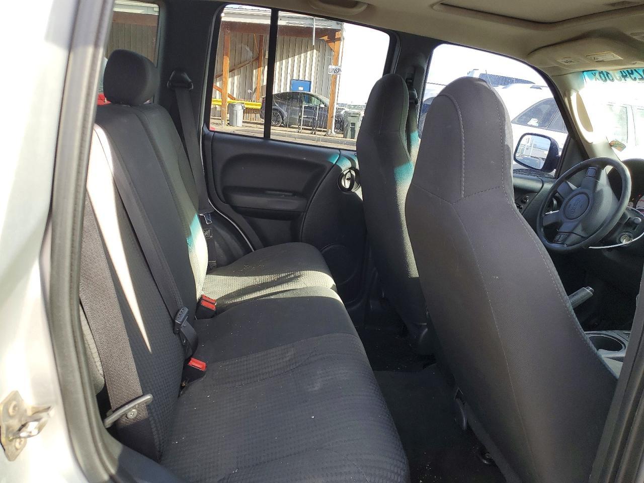 2004 JEEP Liberty