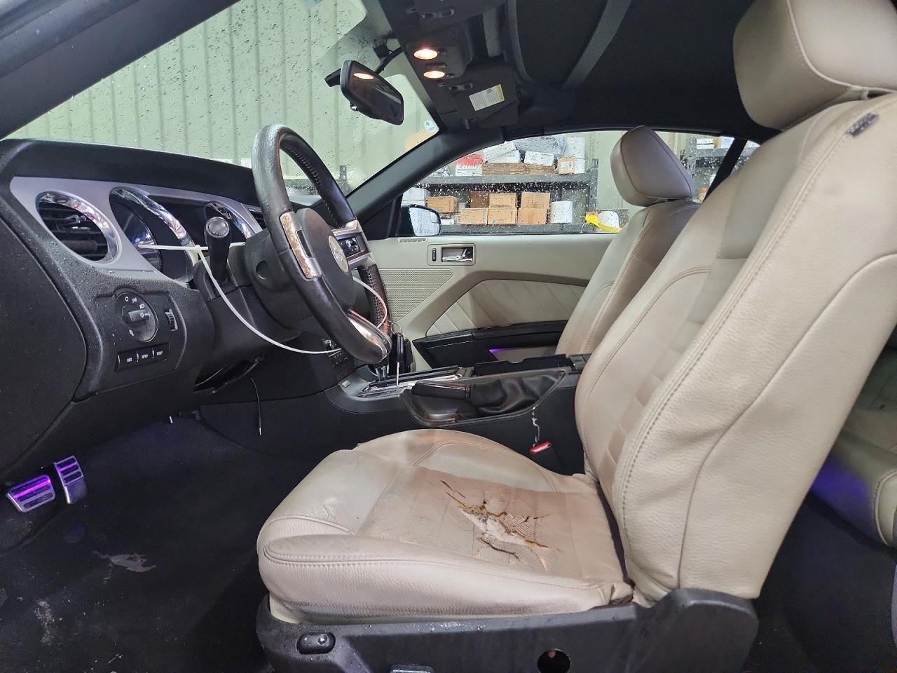 2011 FORD MUSTANG