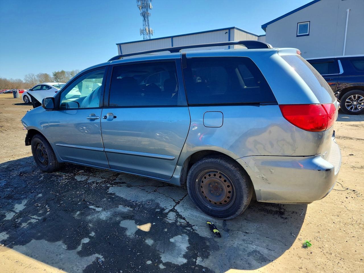 2009 TOYOTA SIENNA