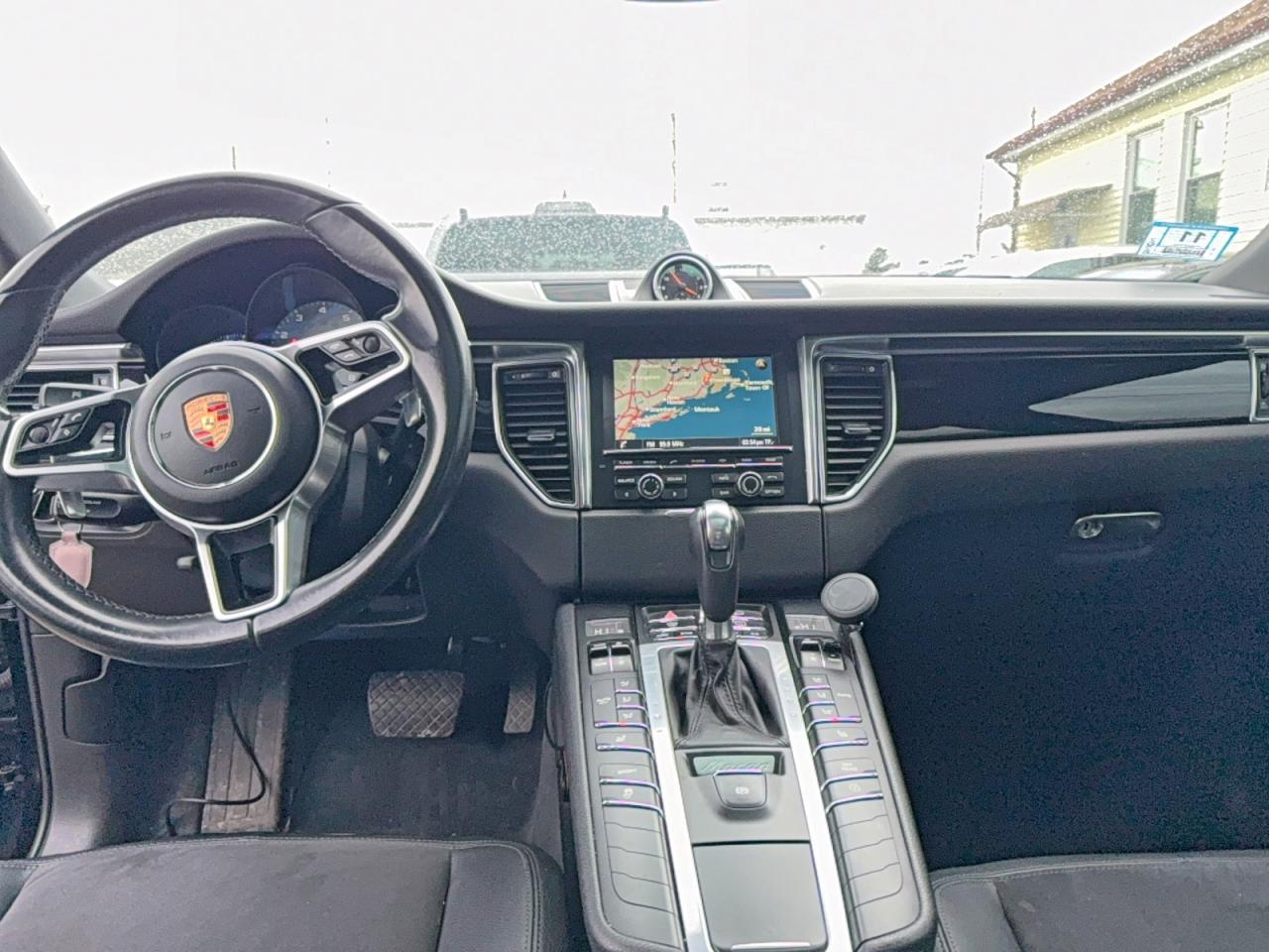 2015 PORSCHE Macan