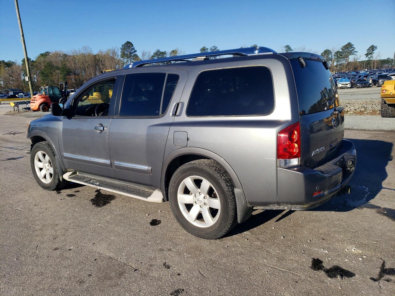 2013 NISSAN Armada