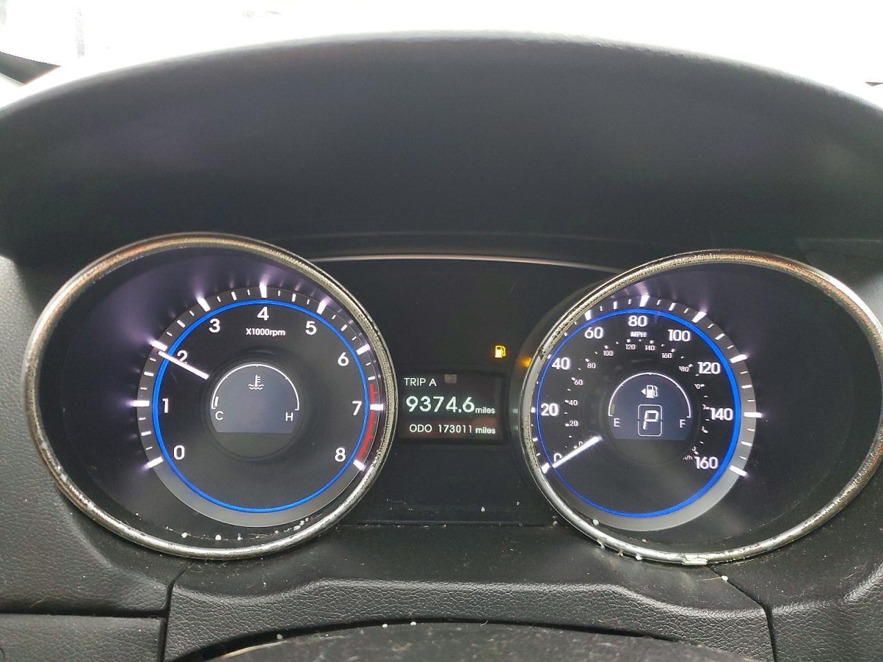2011 HYUNDAI SONATA